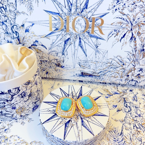 DIOR “Effervescent Peace” Gold Plated Clip On Earrings Jewelry by Christian Dior - Picture 3 of 11